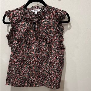 BB Dakota by Steve Madden Black Floral Ruffle Sleeve Blouse